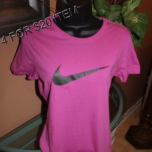 HOT PINK NIKE GRAPHIC TEE